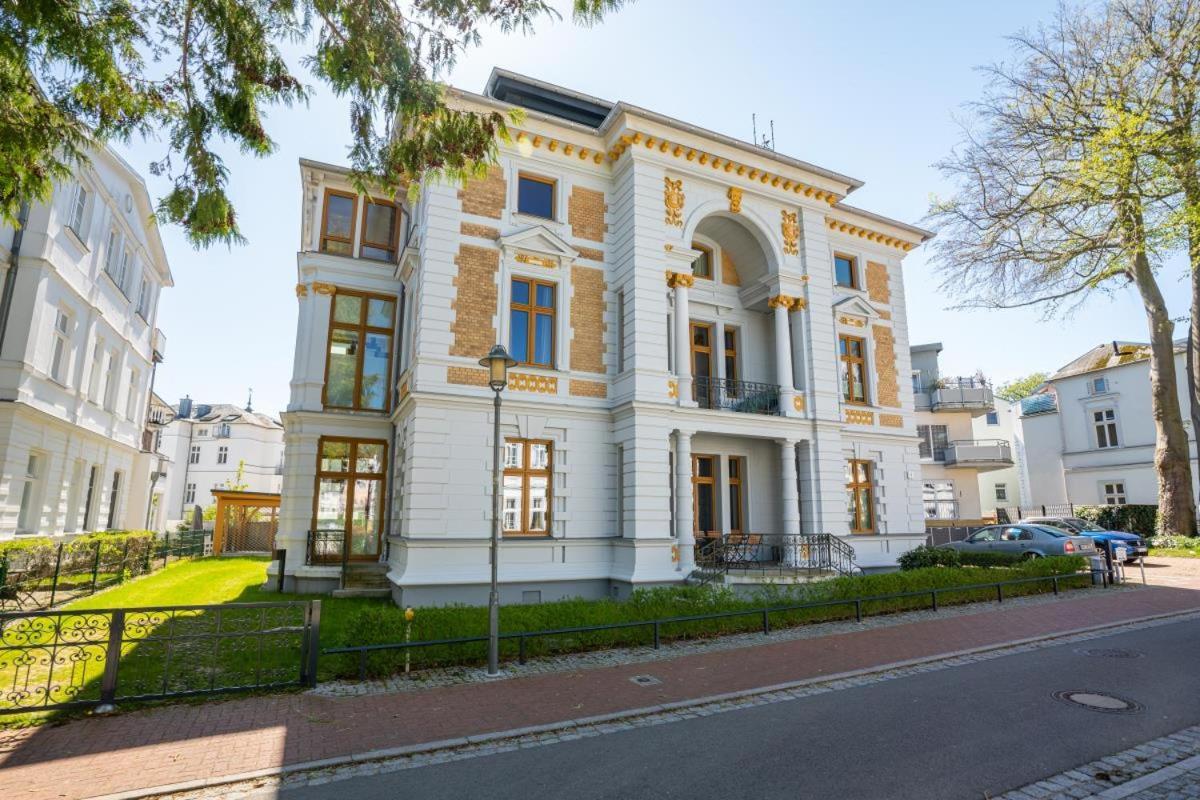 Moderne Fewo Mit Balkon, Hochwertig Apartment Heringsdorf  Exterior photo